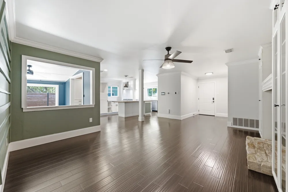 8404 Hornet Drive Austin, TX 78749