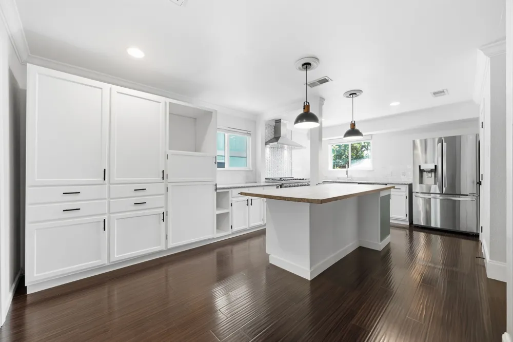 8404 Hornet Drive Austin, TX 78749