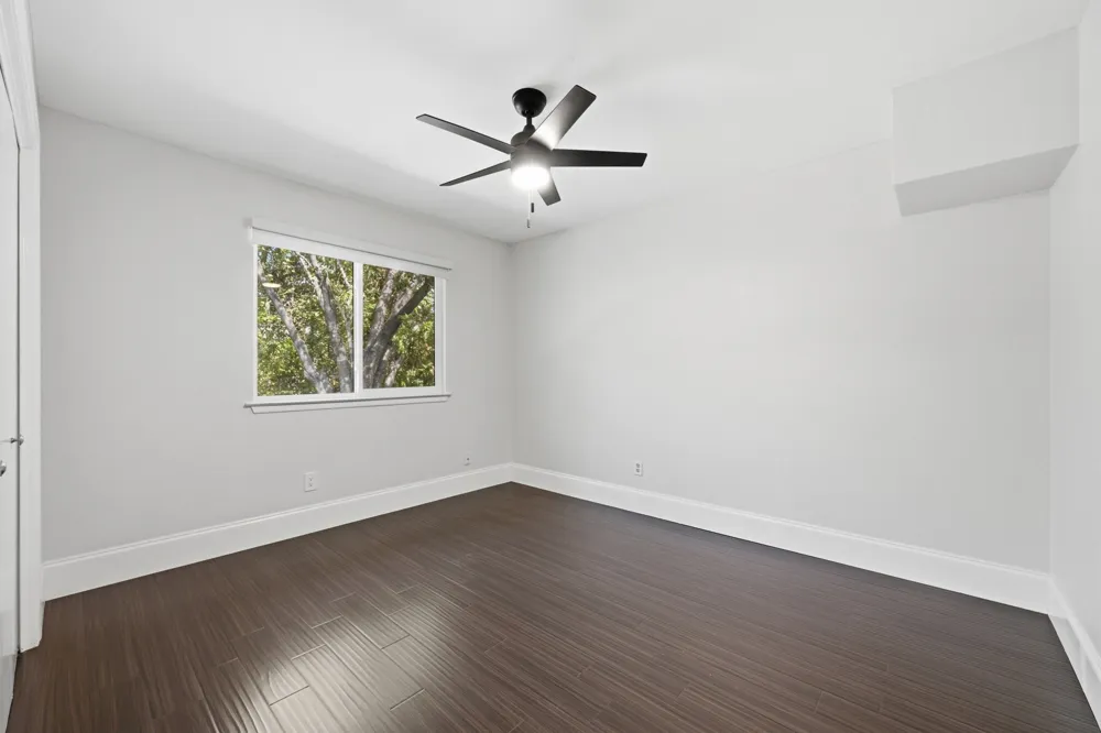 8404 Hornet Drive Austin, TX 78749