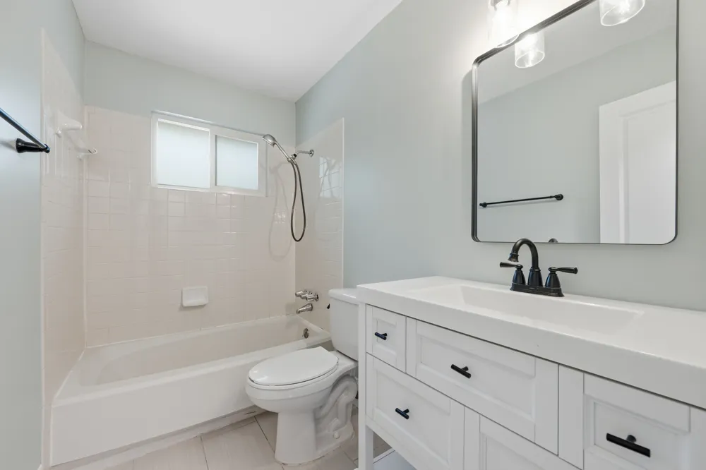 8404 Hornet Drive Austin, TX 78749