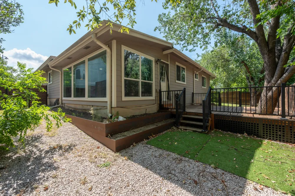 8404 Hornet Drive Austin, TX 78749