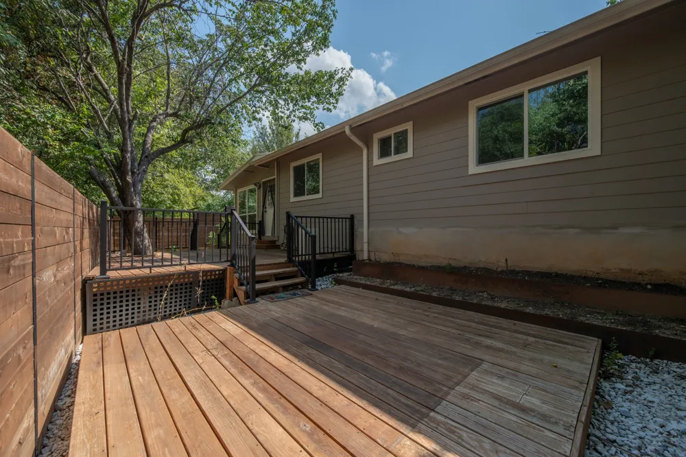 8404 Hornet Drive Austin, TX 78749