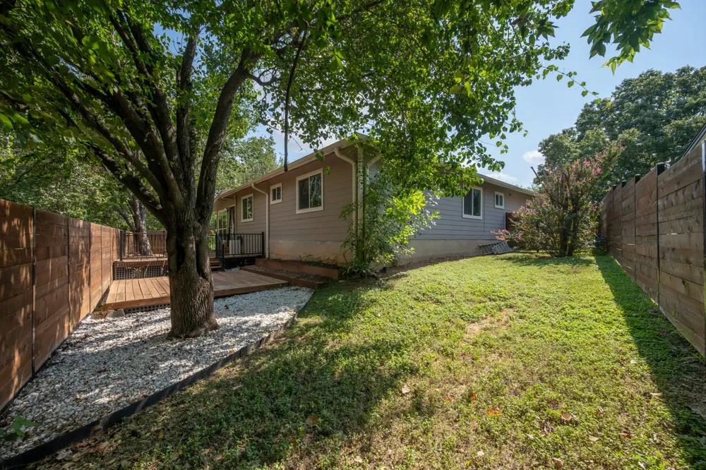 8404 Hornet Drive Austin, TX 78749