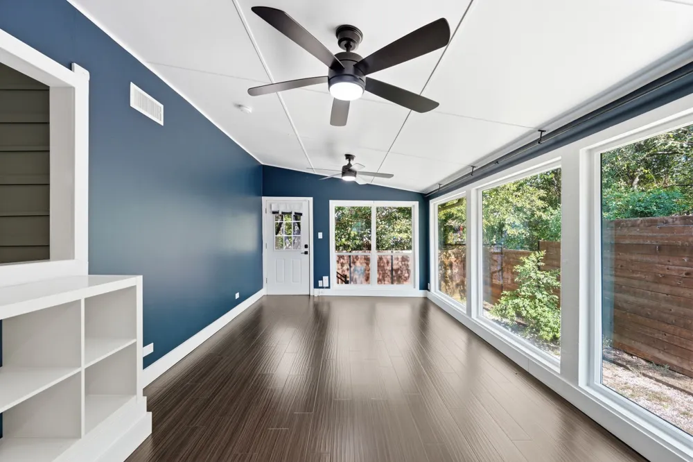8404 Hornet Drive Austin, TX 78749