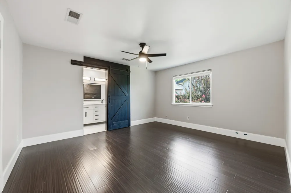8404 Hornet Drive Austin, TX 78749