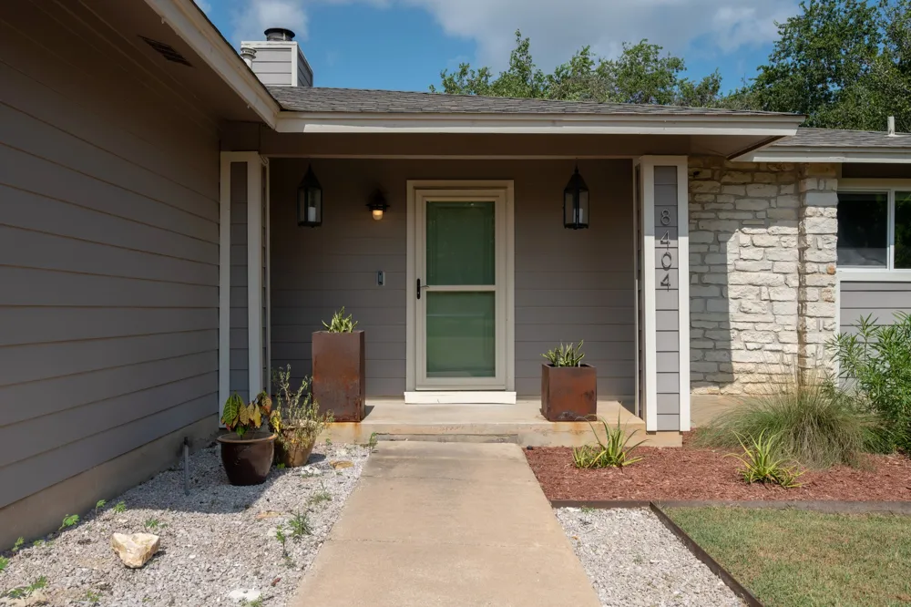 8404 Hornet Drive Austin, TX 78749