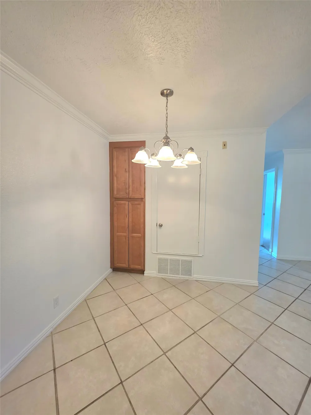 15208 Spring Hill Lane #B Pflugerville, TX 78660