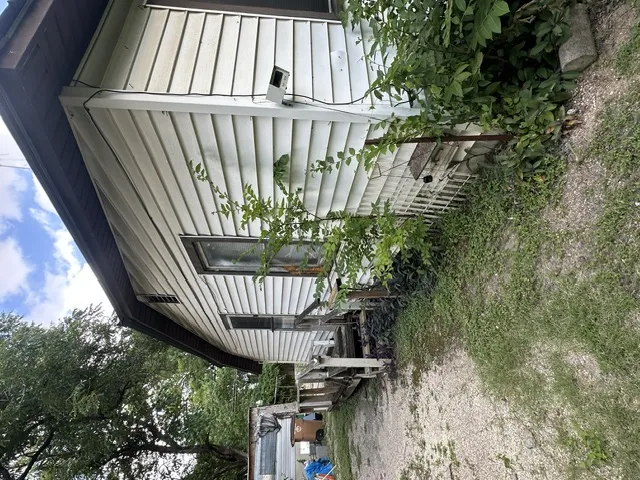 1127 Mark Street #D Austin, TX 78721