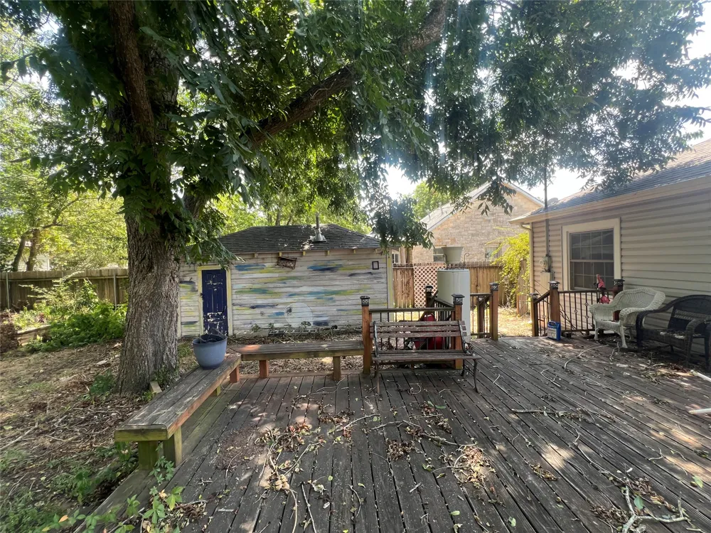 107 W 7th Street Elgin, TX 78621