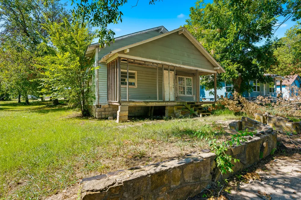315 E 15th Ada, OK 74820