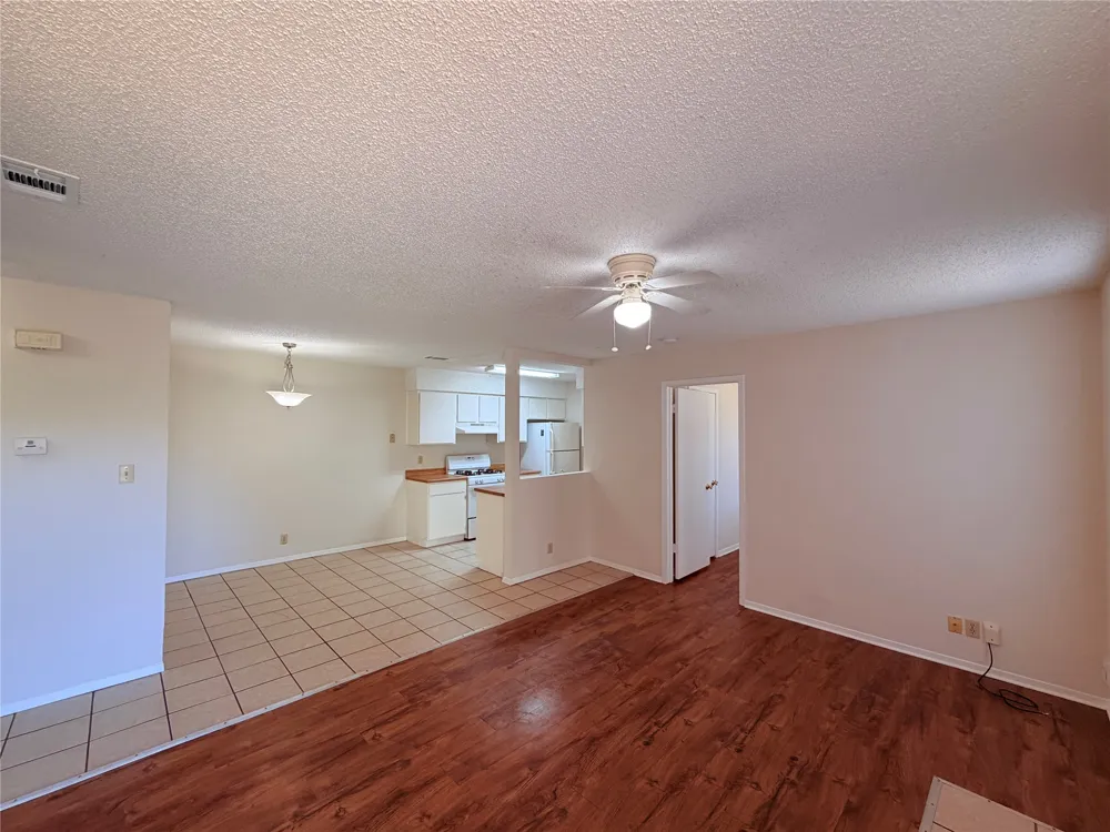 2301 Whitlow Cove Round Rock, TX 78681