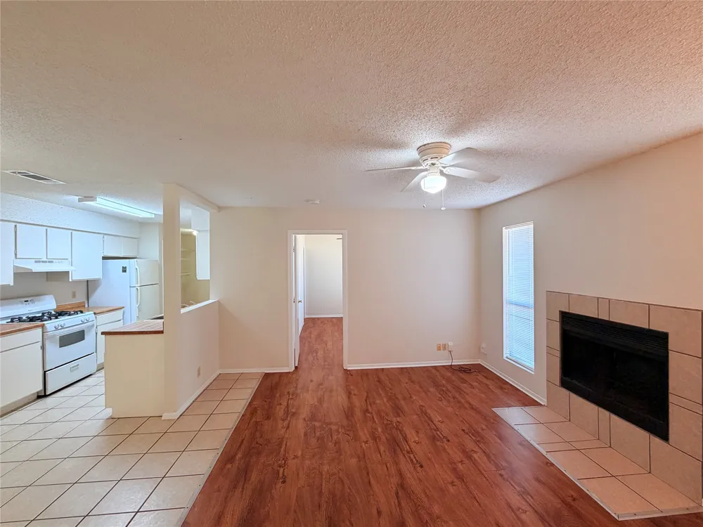2301 Whitlow Cove Round Rock, TX 78681