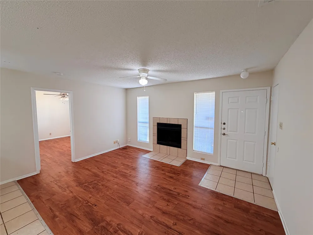 2301 Whitlow Cove Round Rock, TX 78681