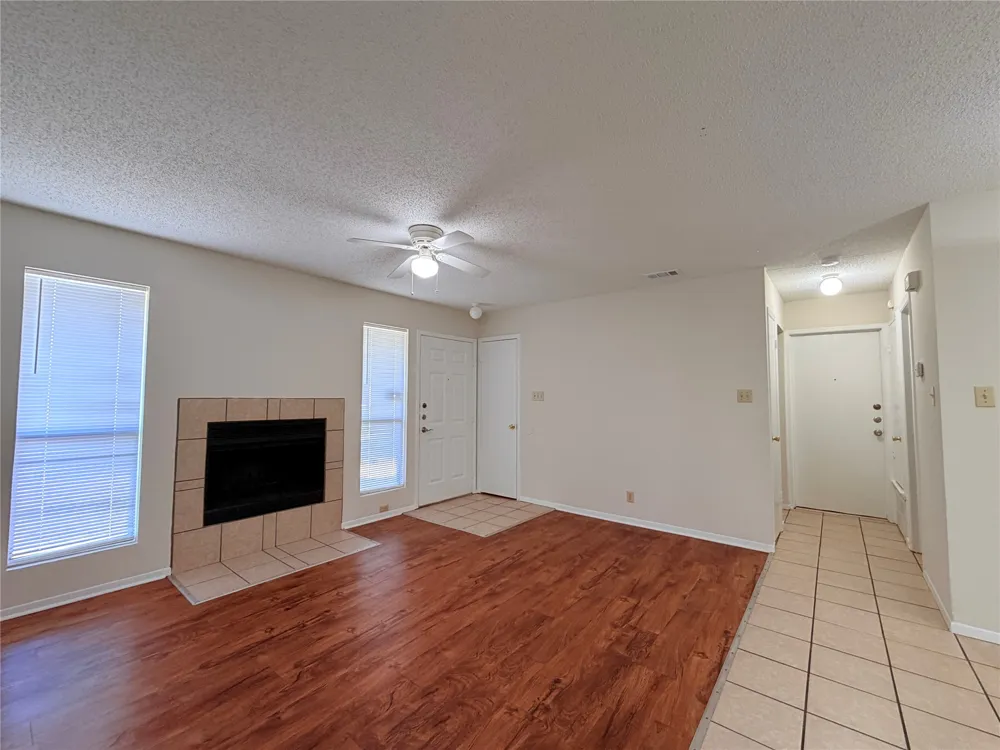 2301 Whitlow Cove Round Rock, TX 78681