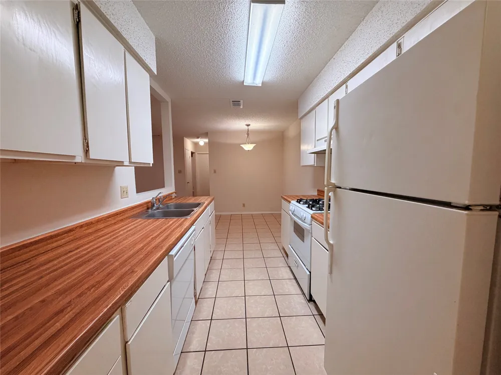 2301 Whitlow Cove Round Rock, TX 78681
