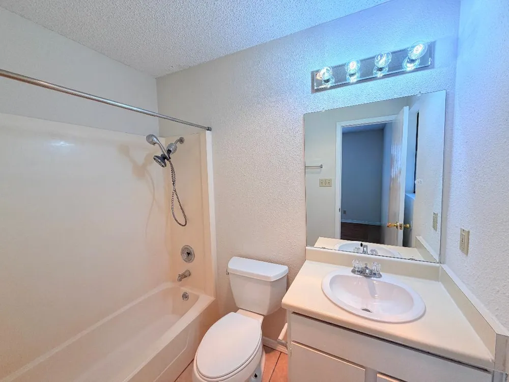 2301 Whitlow Cove Round Rock, TX 78681