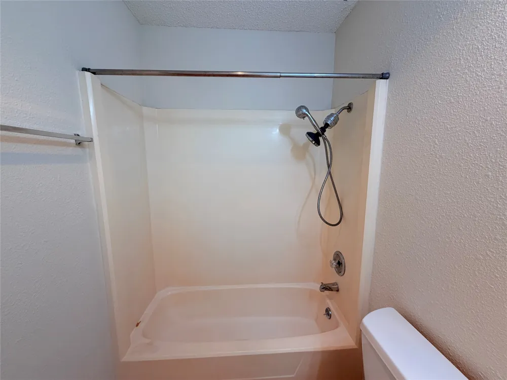 2301 Whitlow Cove Round Rock, TX 78681