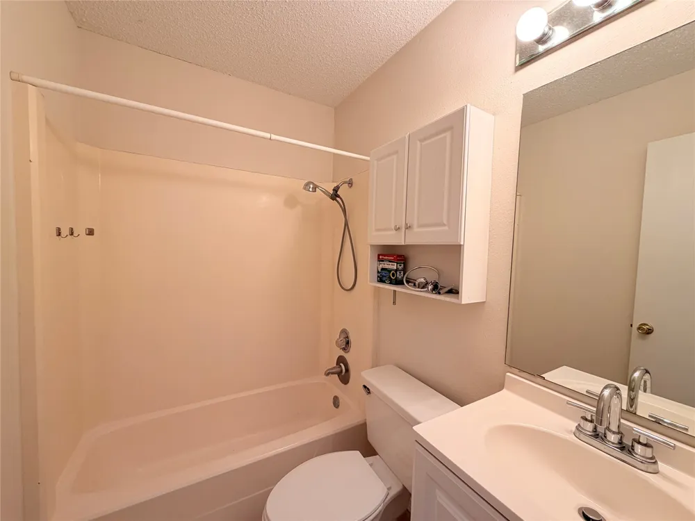 2301 Whitlow Cove Round Rock, TX 78681