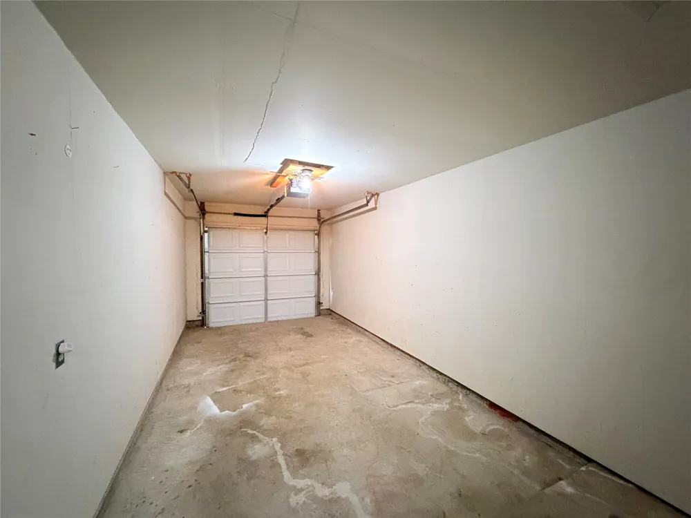 2301 Whitlow Cove Round Rock, TX 78681
