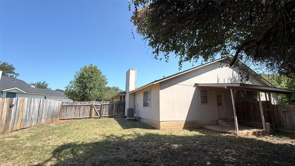 2301 Whitlow Cove Round Rock, TX 78681