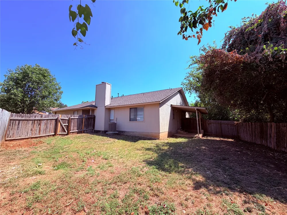 2301 Whitlow Cove Round Rock, TX 78681
