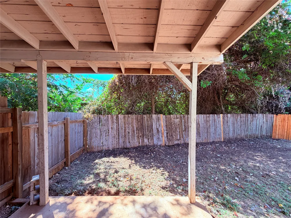 2301 Whitlow Cove Round Rock, TX 78681