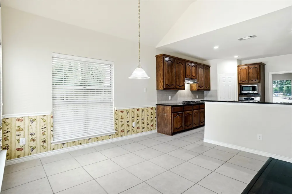 5231 Woodfield Drive Grand Prairie, TX 75052