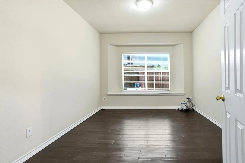 5231 Woodfield Drive Grand Prairie, TX 75052