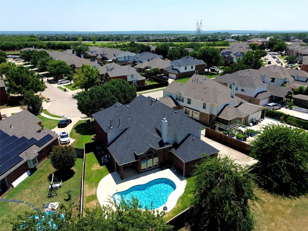 5231 Woodfield Drive Grand Prairie, TX 75052