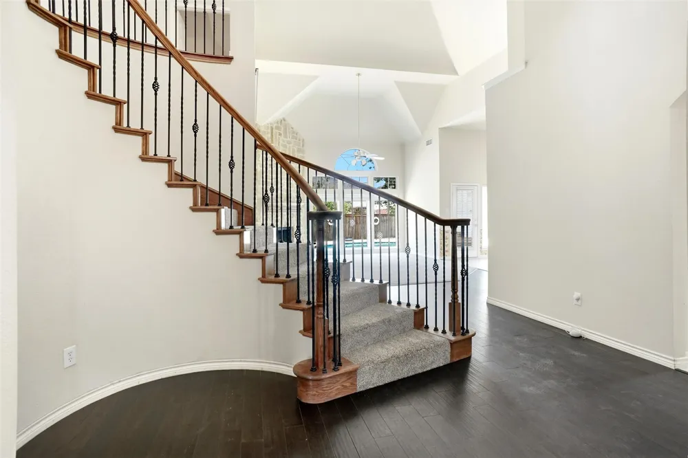 5231 Woodfield Drive Grand Prairie, TX 75052