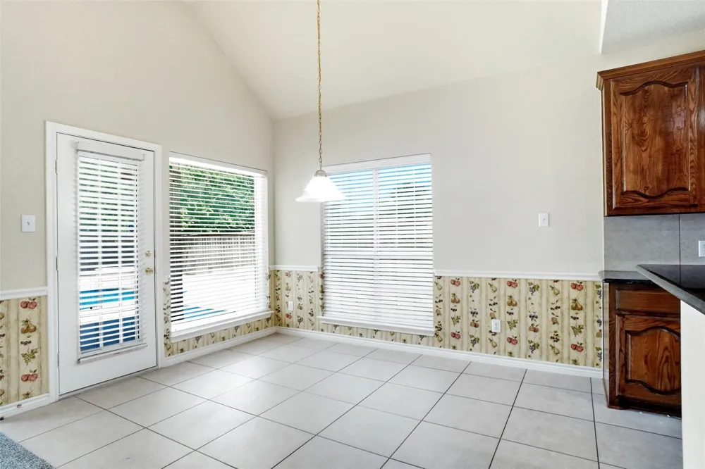 5231 Woodfield Drive Grand Prairie, TX 75052