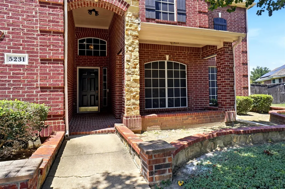 5231 Woodfield Drive Grand Prairie, TX 75052