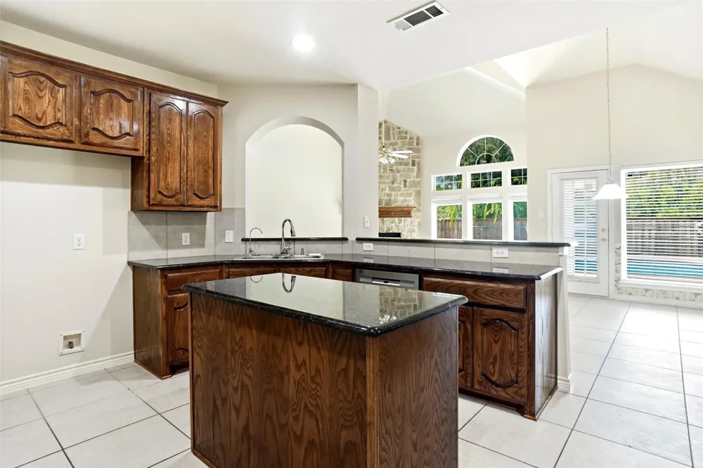 5231 Woodfield Drive Grand Prairie, TX 75052