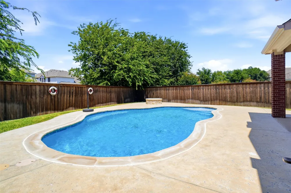 5231 Woodfield Drive Grand Prairie, TX 75052