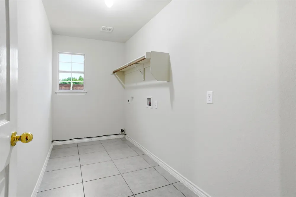 5231 Woodfield Drive Grand Prairie, TX 75052