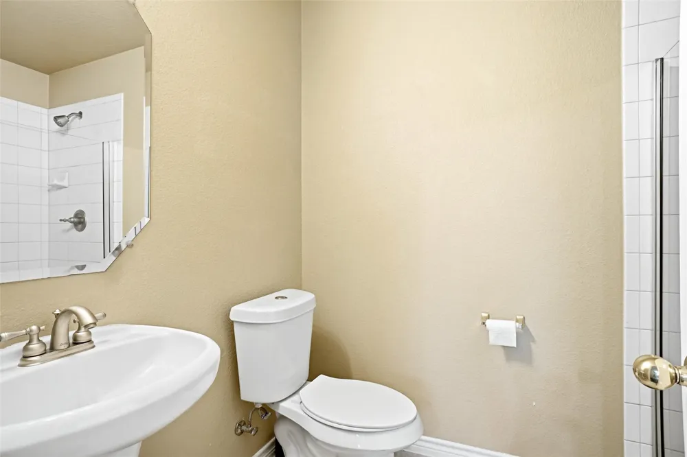 5231 Woodfield Drive Grand Prairie, TX 75052