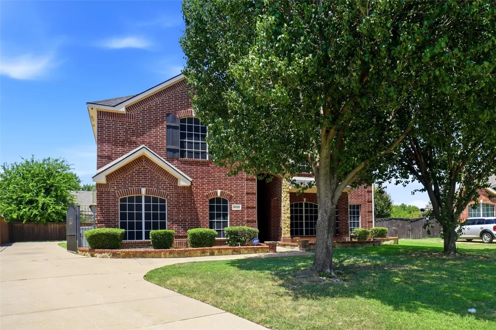 5231 Woodfield Drive Grand Prairie, TX 75052