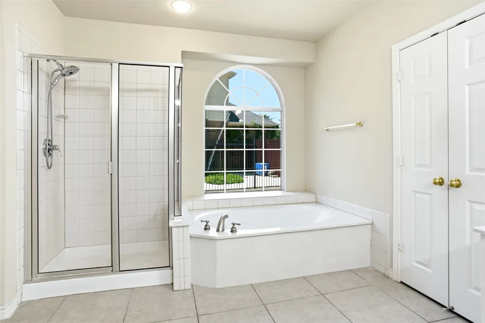 5231 Woodfield Drive Grand Prairie, TX 75052