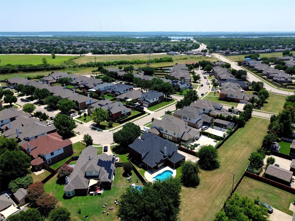 5231 Woodfield Drive Grand Prairie, TX 75052