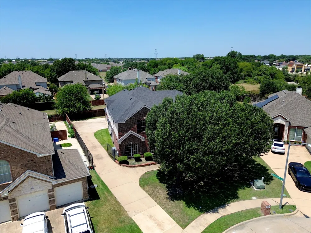 5231 Woodfield Drive Grand Prairie, TX 75052