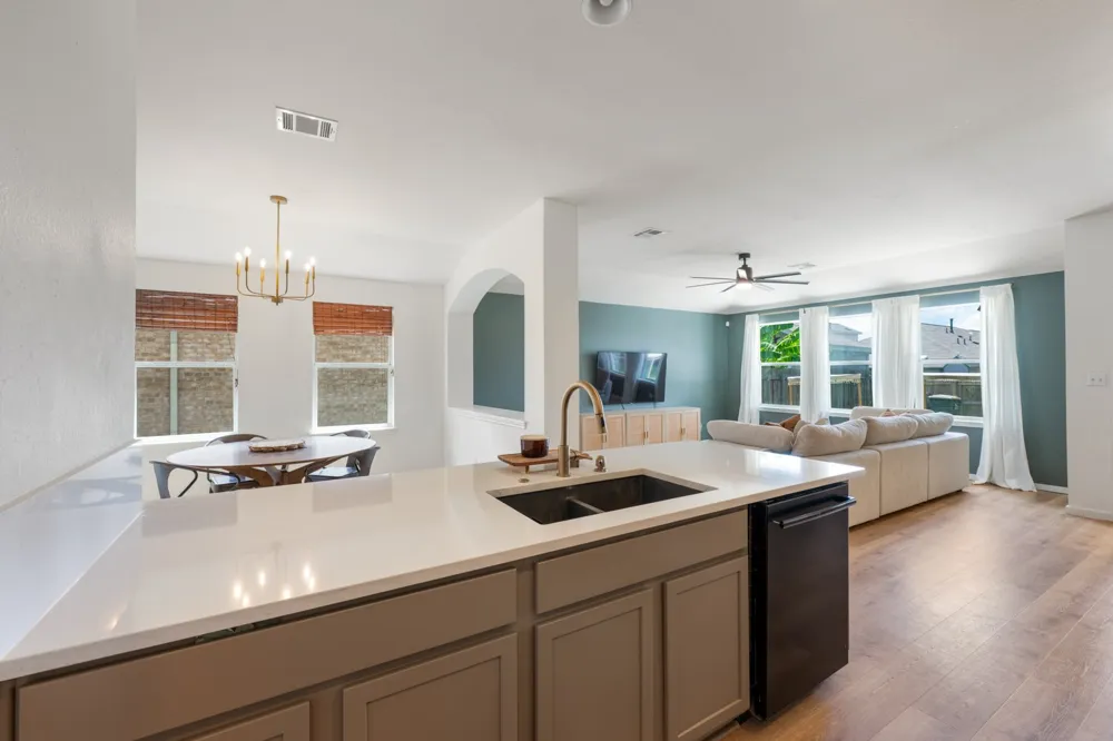 1391 Stone Rim Loop Buda, TX 78610