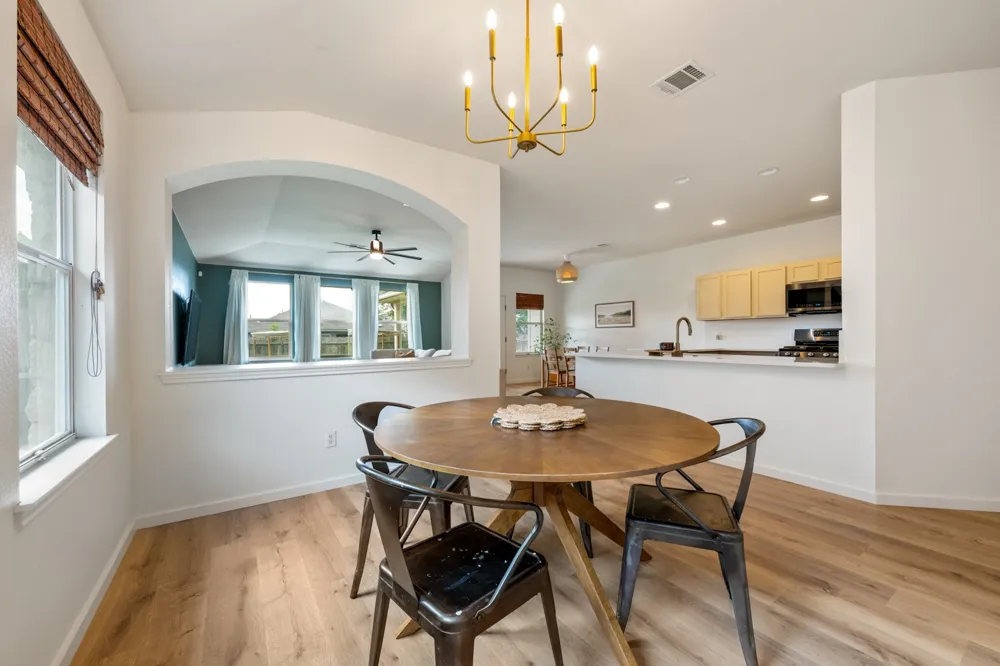 1391 Stone Rim Loop Buda, TX 78610