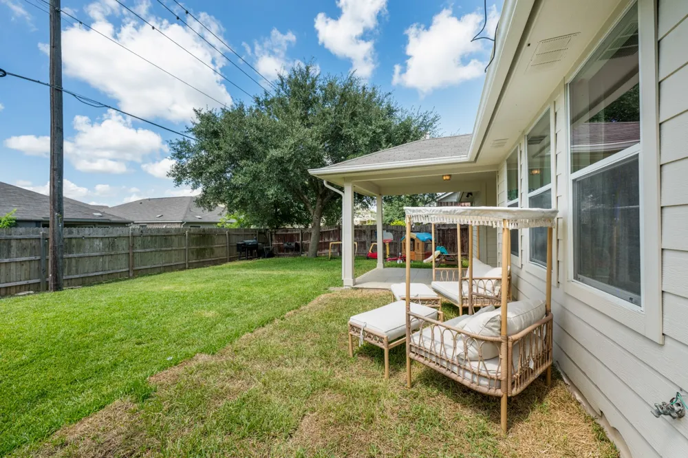 1391 Stone Rim Loop Buda, TX 78610