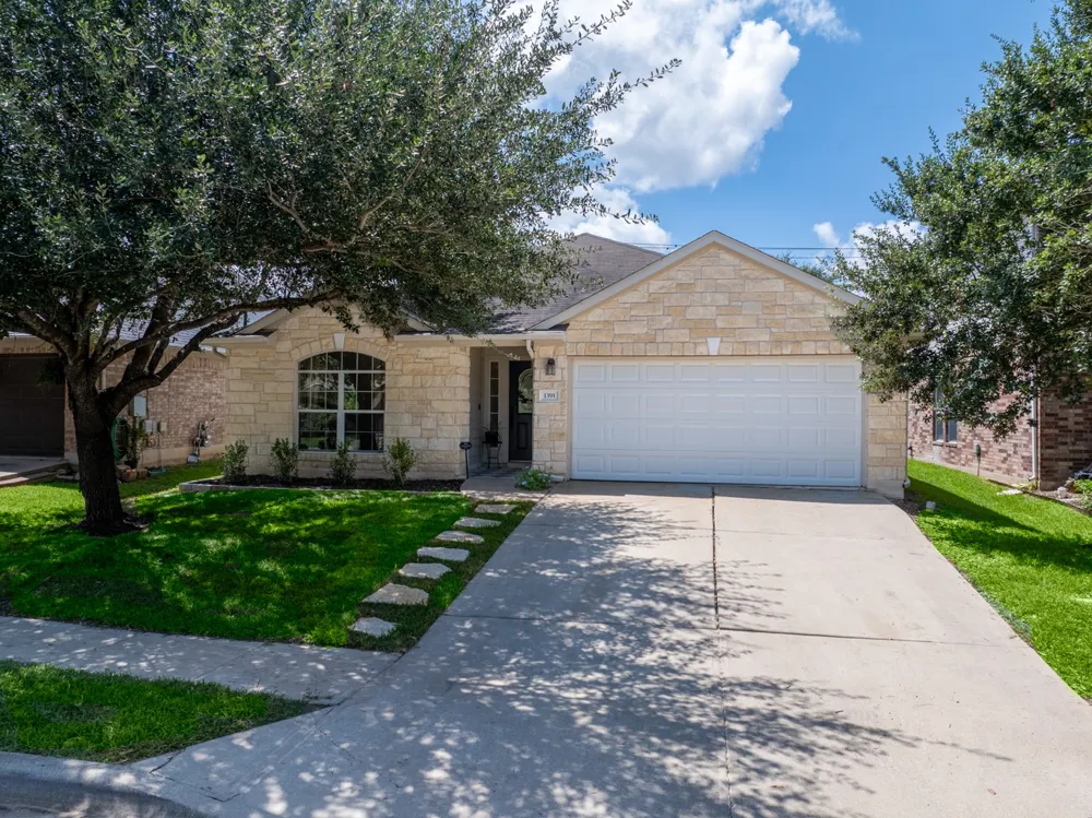 1391 Stone Rim Loop Buda, TX 78610