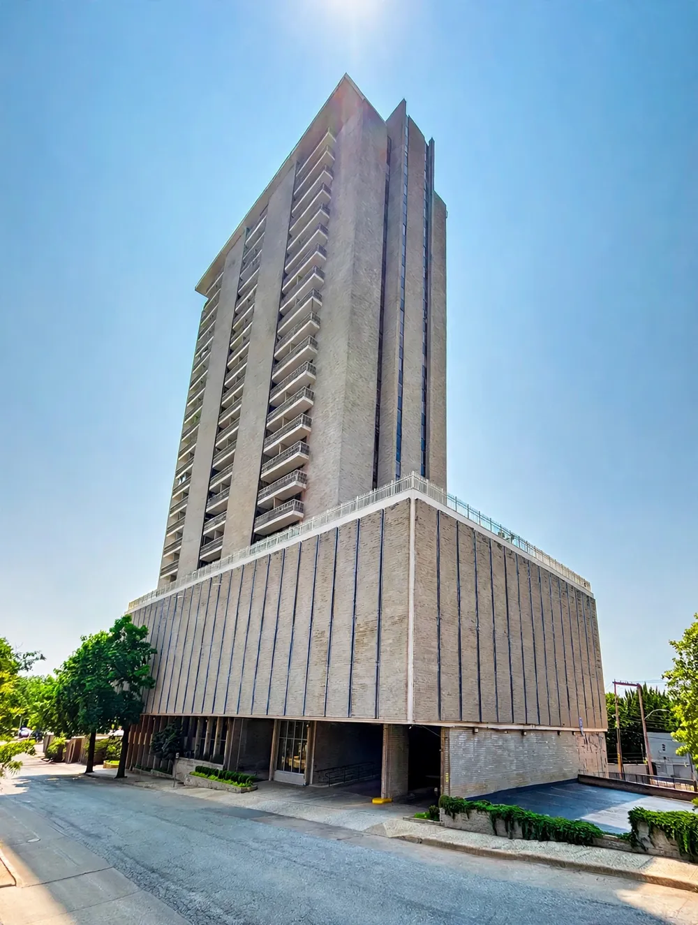 1502 S Boulder Avenue #8H Tulsa, OK 74119