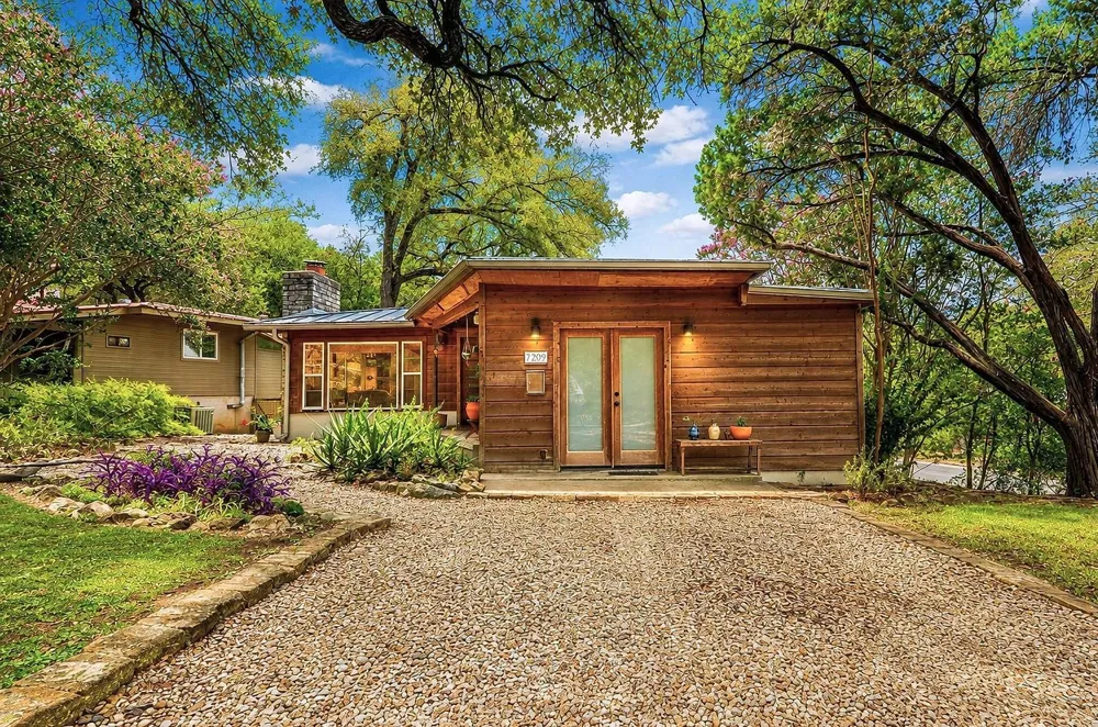 2209 La Casa Drive Austin, TX 78704