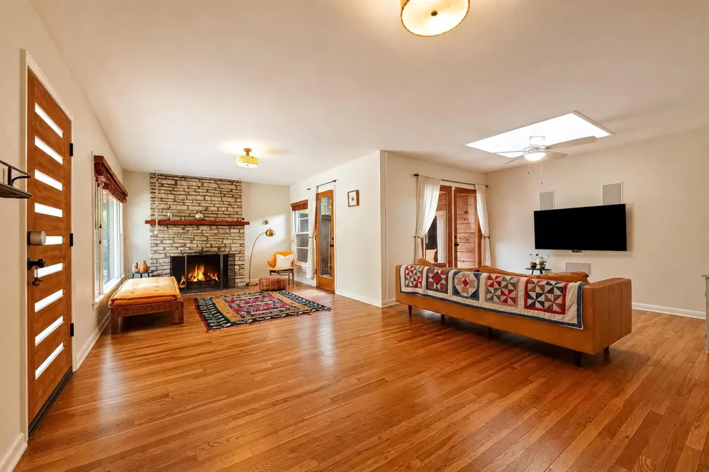 2209 La Casa Drive Austin, TX 78704
