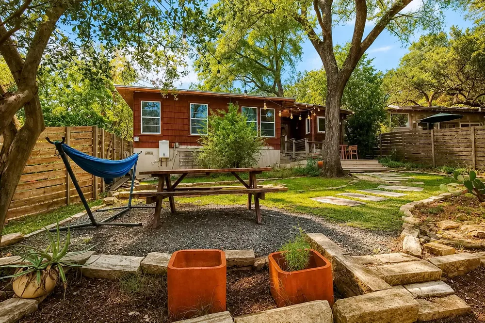 2209 La Casa Drive Austin, TX 78704