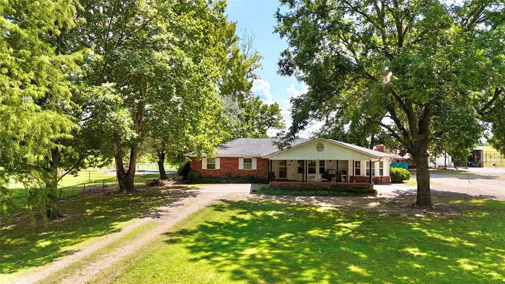116 J STREET Stigler, OK 74462
