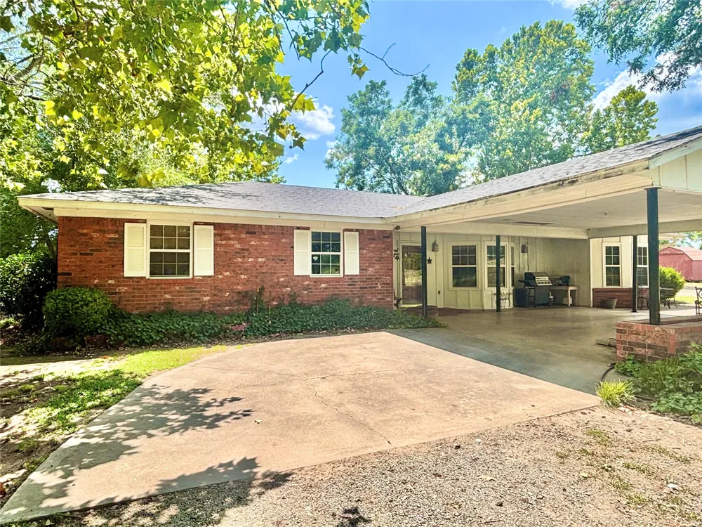 116 J STREET Stigler, OK 74462